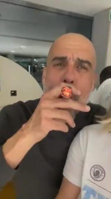 se va benzema del madrid estoy dando saltos en un avion en marcha rumbo madagascar