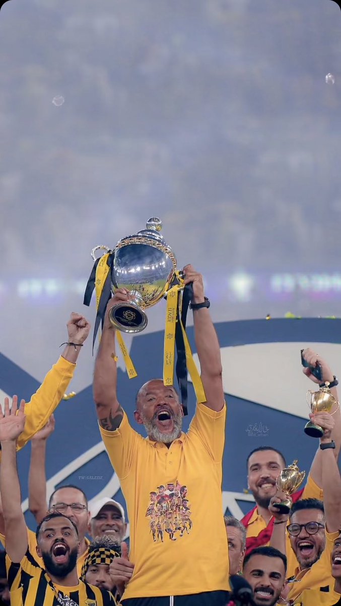 0Abady18's tweet photo. الف مبروك لجمهور الذهب وباذن الله القادم اجمل واكثر تحقيقا للانجازات .. شكرا لأدارة @Anmar_Alhailae لإعادة نادي الاتحاد الى وضعه ومكانه الطبيعي 🖤💛.  

#الاتحاد 
 #بطل_الدوري_الاستثنائي_العالمي https://t.co/QzX37hqoVL