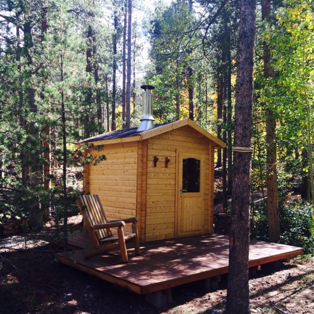 A perfect ~sauna~ cabin in the woods! 🌳🌲

#barrelsauna #almostheavensaunas #ahsaunas #indoorsauna #saunalife #sauna #wellness #infraredsauna #cabinsauna