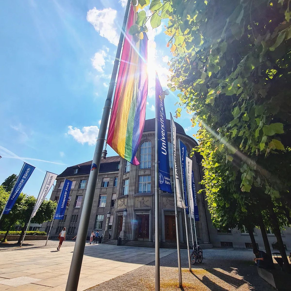 Happy Pride Month! 🏳️‍🌈
Wir setzen uns für eine Kultur der gelebten Vielfalt und Toleranz ein. Die Abteilung Gleichstellung und Diversität unterstützt alle UZH-Angehörigen mit Informationen und Beratungen rund um das Thema: gleichstellung.uzh.ch/de.html <a href="/UZH_GLK/">UZH Gleichstellungskommission</a>