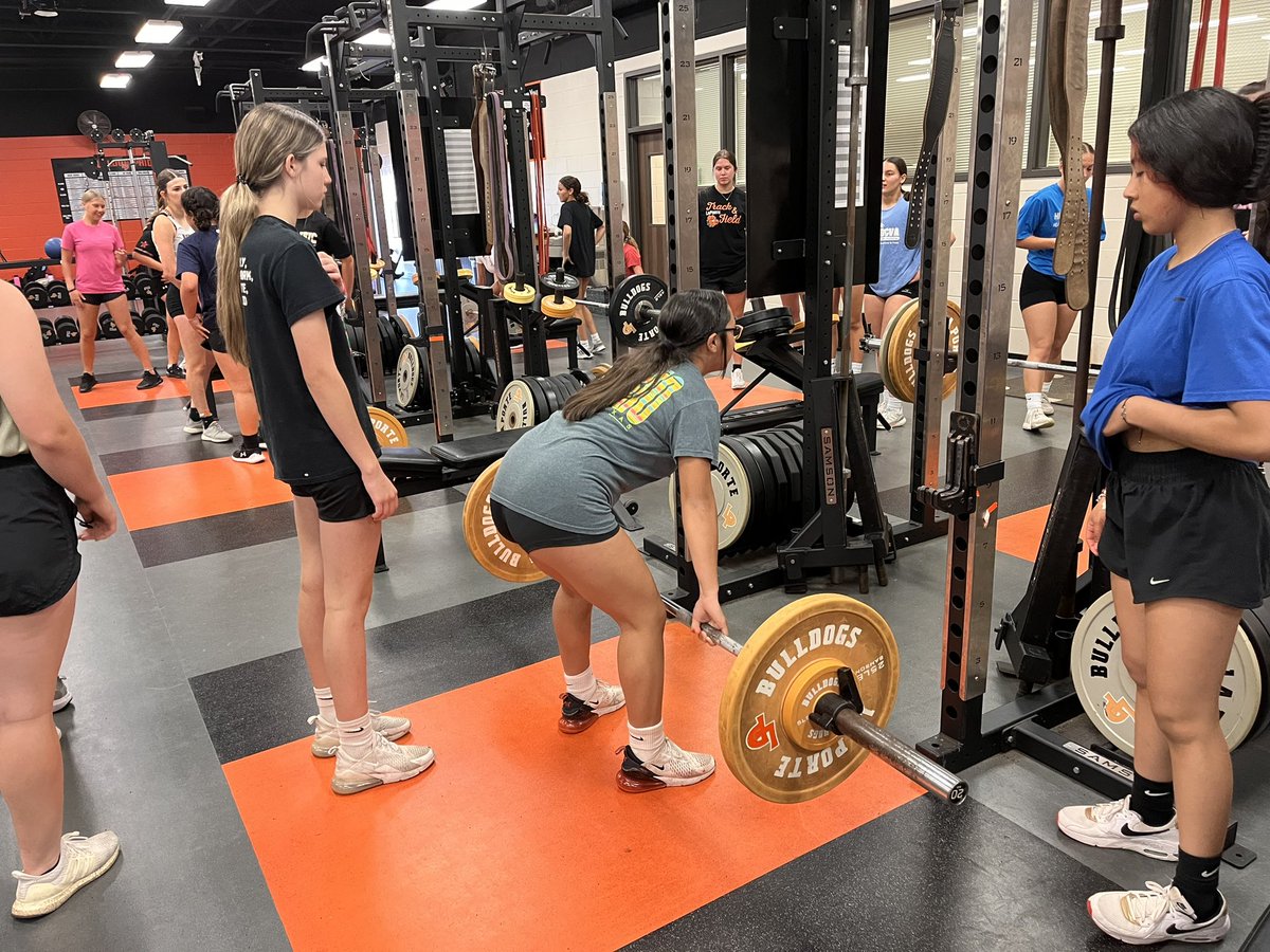 LPLadyDawgsBB's tweet photo. DAY 3 STRENGTH AND CONDITIONING CAMP!!! HARD WORK!!! https://t.co/46CxKomTKg