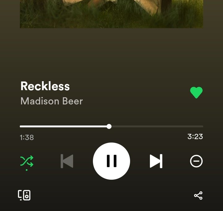 nikimoonni's tweet photo. ini lagu sgt sgt sgt membuat hati kecilku ini tersakiti 💔💔😢 https://t.co/5o43tc1Lnb