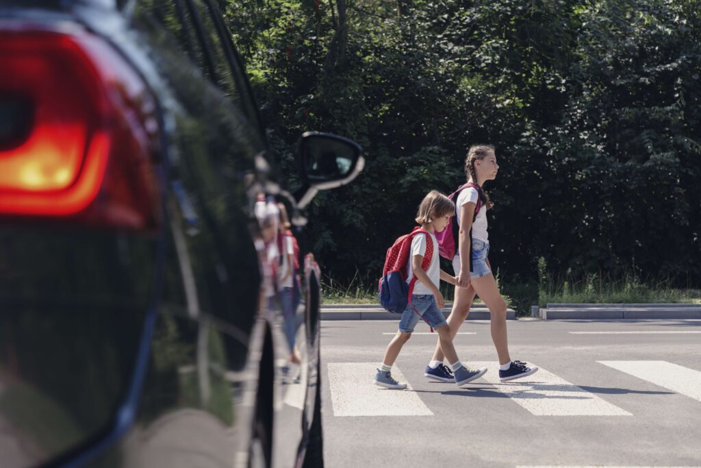 "Based on engagement with almost 1,500 families, only 39% use active transportation to get to school, despite 64% living within 1.6 km &amp; not eligible for busing. Scaled up, this means 1000s of students could be using active transportation but are not."   hamiltoncitymagazine.ca/getting-school…