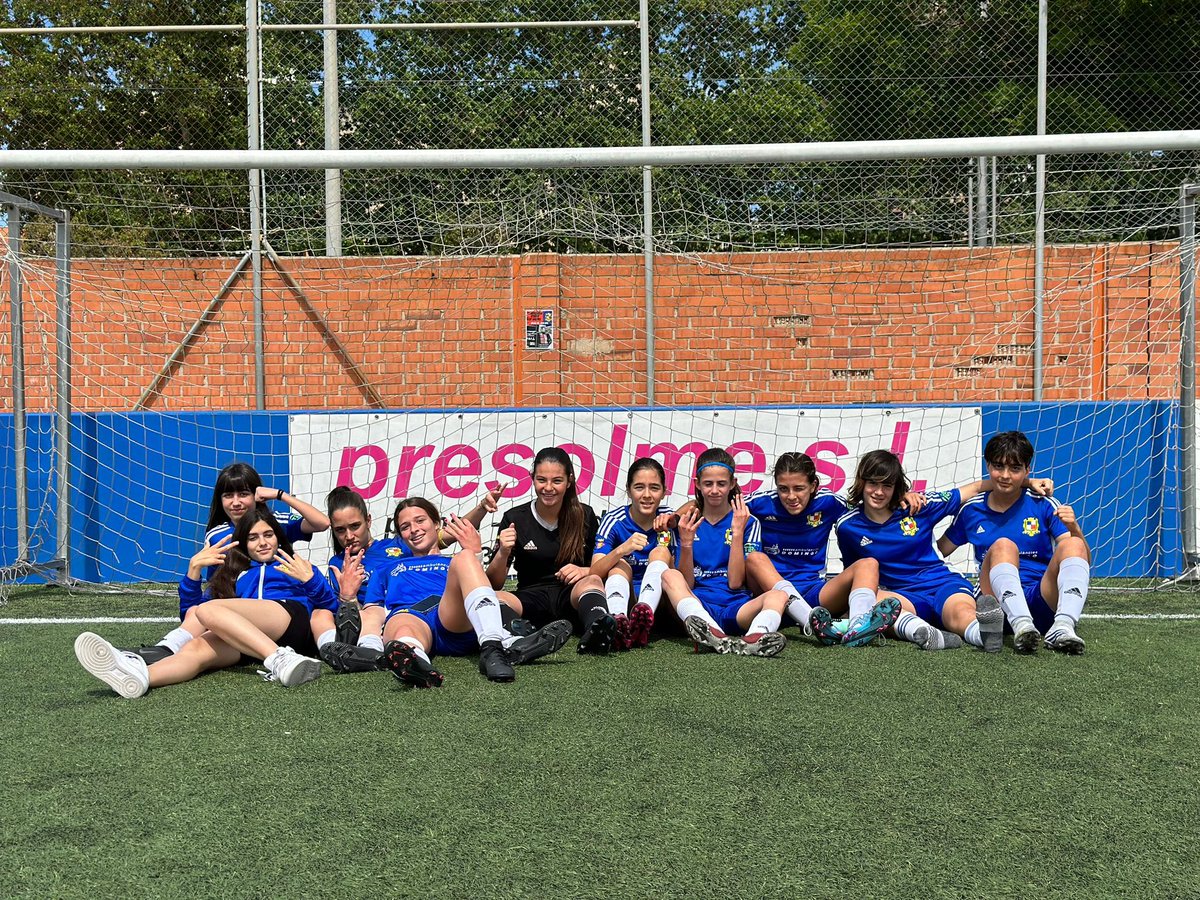 📣 Este fin de semana, nuestro INFANTIL B FEMENINO, se juega el pase a la FINAL de Copa Catalunya 🏆 El Sábado 3 de Junio, nuestras chicas reciben al Oar Vic en una semifinal a partido único. ¡Vamos a por todas! 💪🏼💙 #cesantgabriel #cesantgabrielfemenino #posibleloimposible