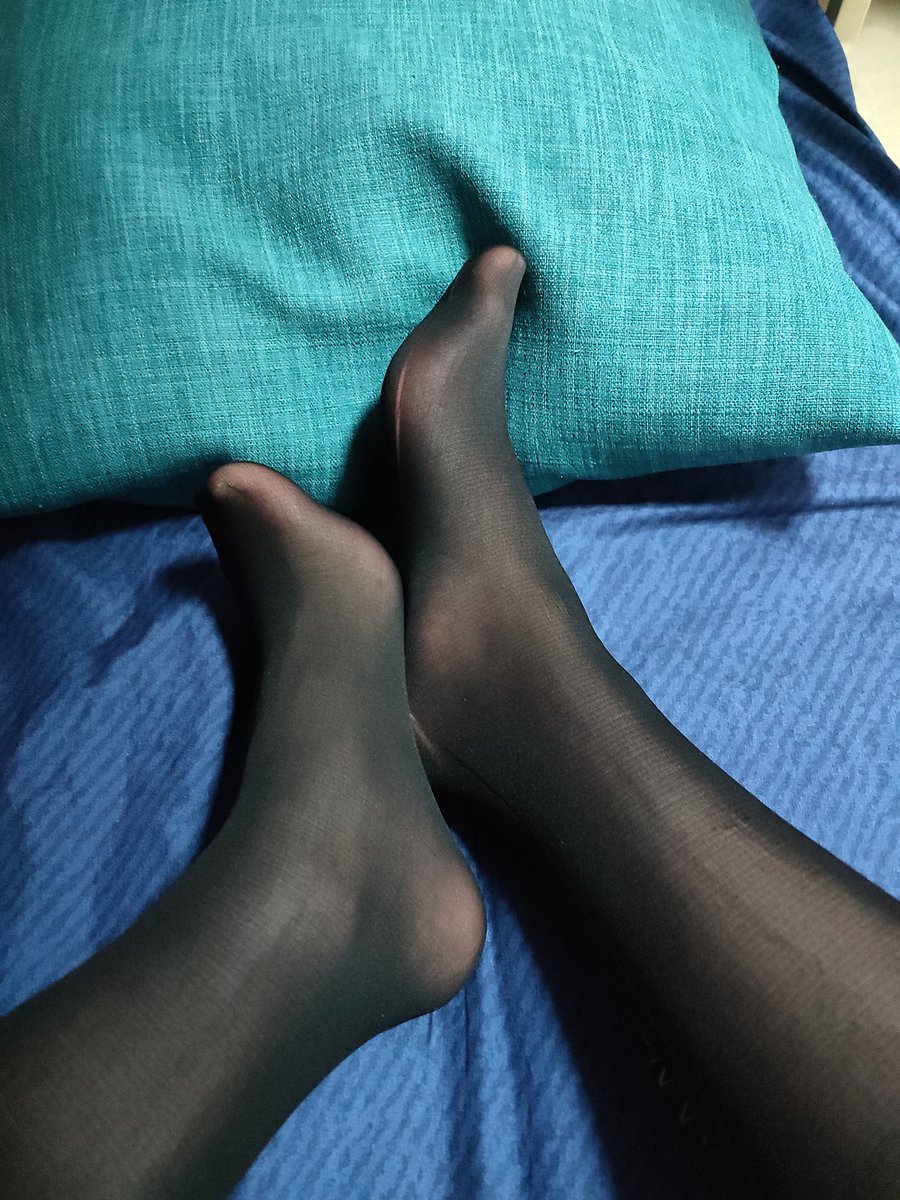 Amyxi10's tweet photo. #女王大人 #女S #足交 #调教 #男M #榨精 #高潮 #射精 #ATM #黑丝 
有狗？ https://t.co/KeWVKB62U8