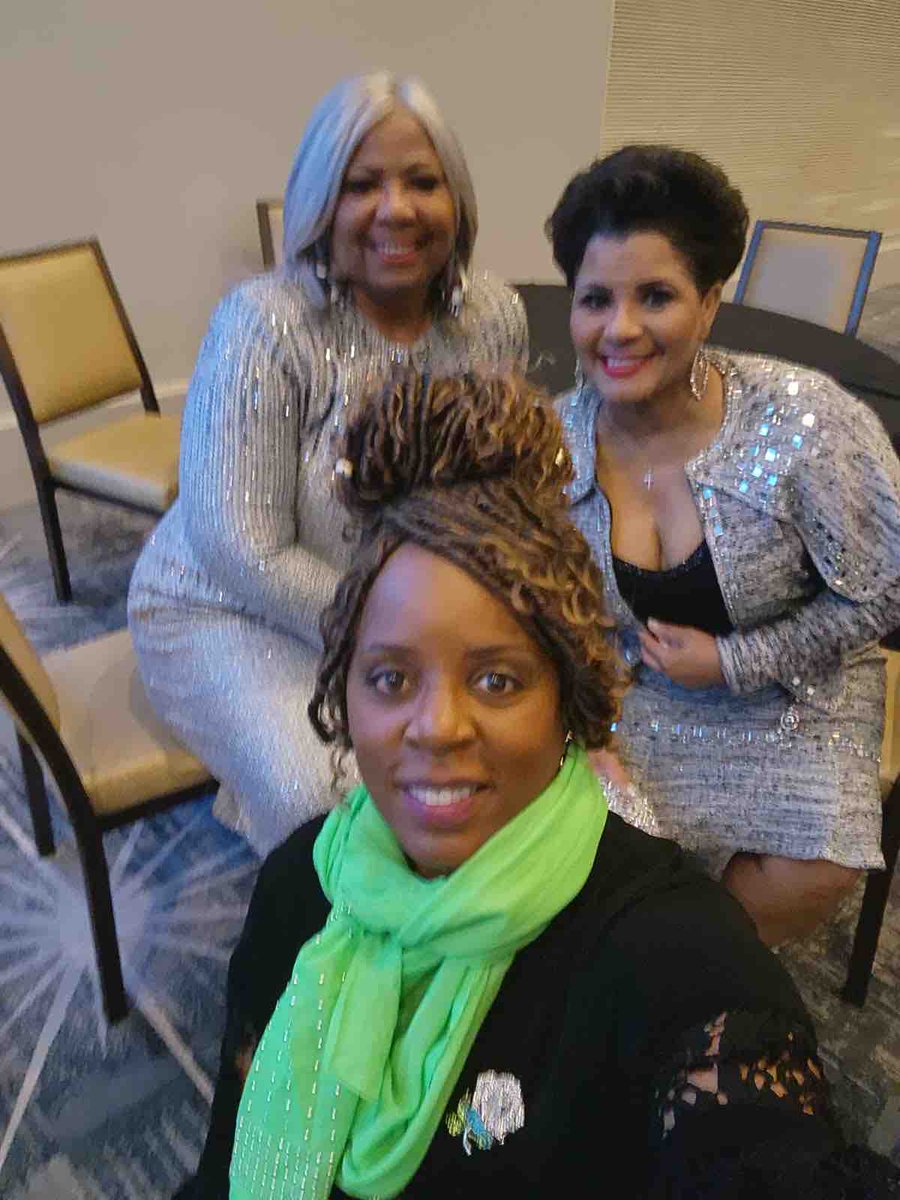 HACLinks's tweet photo. HAC members on the move and making memories at the 46th Western Area Conference 💚🤍🔗 #harborarealinks #haclinks #haclinksinc #walinks #waconference https://t.co/suZWkaA3Bv
