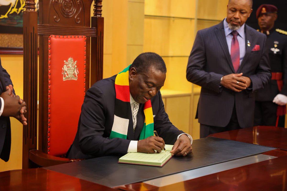 edmnangagwa's tweet image. Nine new Memorandums of Understanding signed with Malawi.

They cover a wide range of topics across policing, energy, immigration, forestry and more.

This is a milestone for both of our countries. 

H.E. President Chakwera you can always count on your friends in Zimbabwe.

🇲🇼 🇿🇼