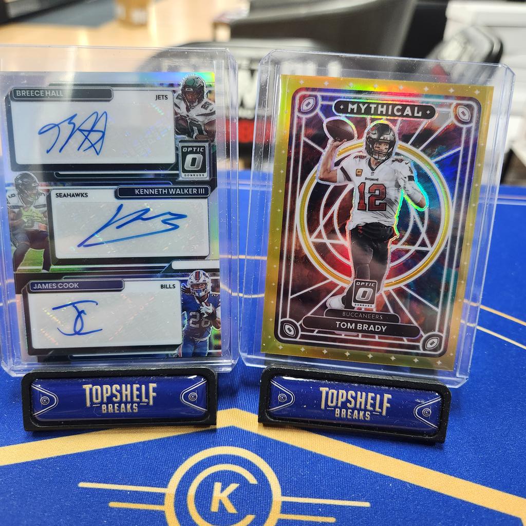 TopShelfBreaks's tweet photo. What a case! #ClickIt2HitIt @PaniniAmerica monsters, what will.we find tonight??!! https://t.co/E5jRWeKtxo