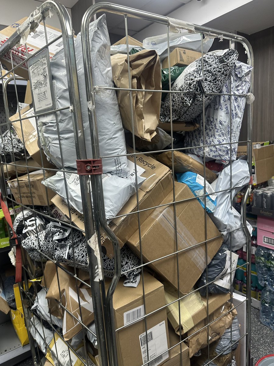 RdeB1973's tweet photo. @Evri__Delivery @BBCWatchdog Can you please explain as to why you have not collected Parcels FROM NTMS Store Sydenham SE26 since Monday !! https://t.co/AUNPN4Wg30