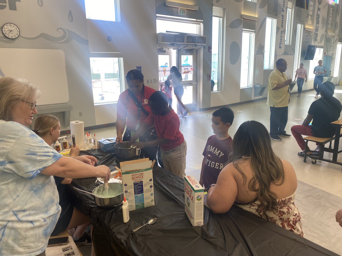 Laura Bickel tweet media