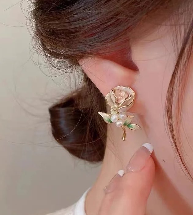 Rose pearl earring 🤍✨