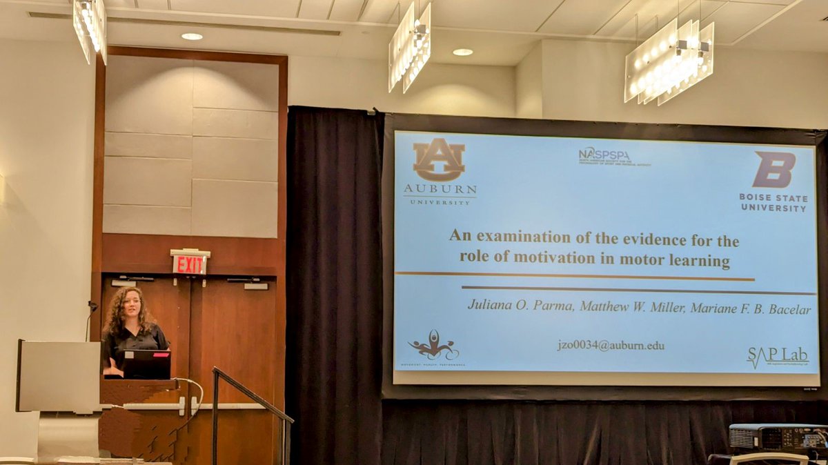 @JulianaParma presenting her work with @bacelar_mariane @NASPSPA annual meeting in Toronto! Photo credit to @neely_kristina