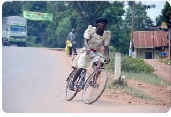 Lady; my parents are not at home, am alone
Kenyan men👇