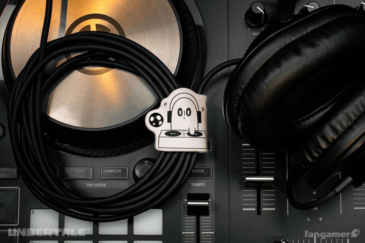 Fangamer on Twitter "When you're incorporeal, cable management is less