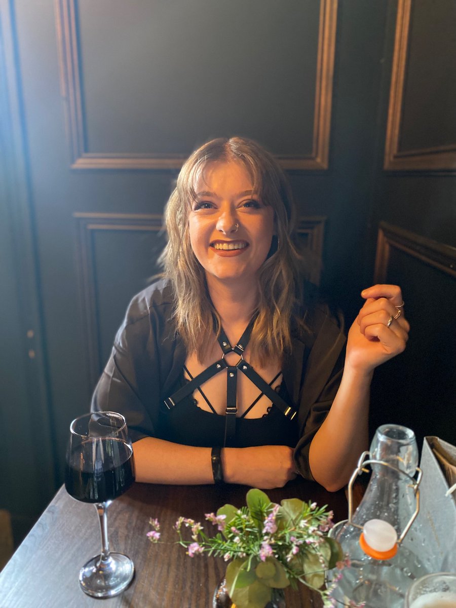I’m Jen (they/she), a queer Irish counsellor/qual researcher in Glasgow 💖

I was diagnosed with an autoimmune condish (Graves’ disease) a week before I started an MSc. So I’m STOKED to have gotten through the last 2 years with just 1xdissertation to go🥳🏳️‍🌈
#30DaysOfDisabledPride