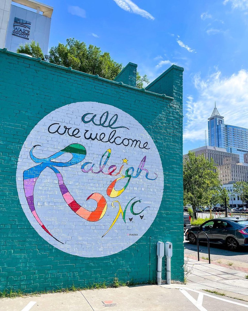 DowntownRaleigh's tweet image. Happy Pride Month 🌈 This June, DRA is celebrating love, acceptance, and accessibility in support of our LGBTQ+ community. Let's kickstart Pride Month together at @firstfridayral happening tomorrow evening on Fayetteville Street.

Find 20+ things to do 👇
bit.ly/37u84T3