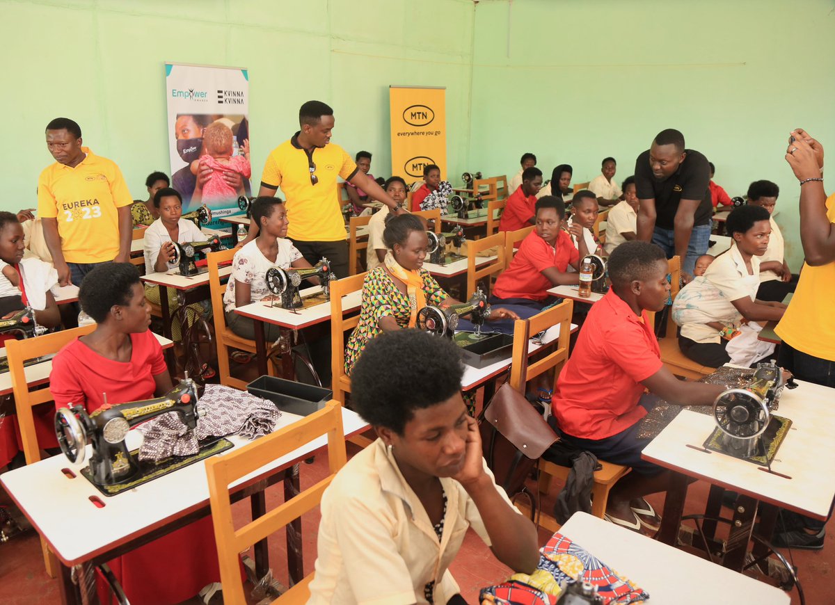 Day 1 Recap: MTN staff interacted with teen mothers in Rwamagana catered by @empowerRwanda and equipped them with different skills including savings,  Risk, and Human Resource practices. 

#DoingForTomorrowToday #YelloCare2023