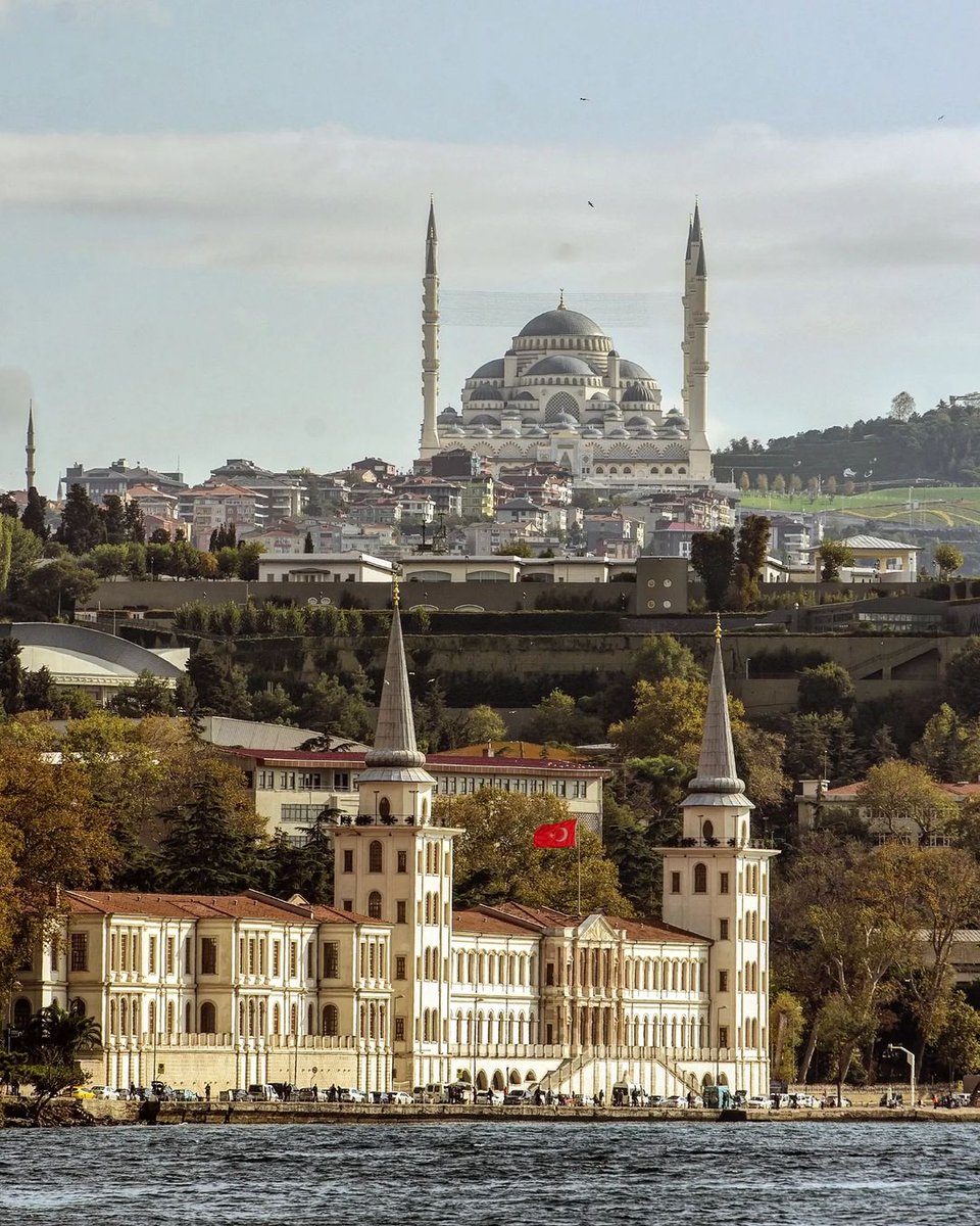 Çamlıca mosque in Istanbul 💓

📸 : osmantpcu