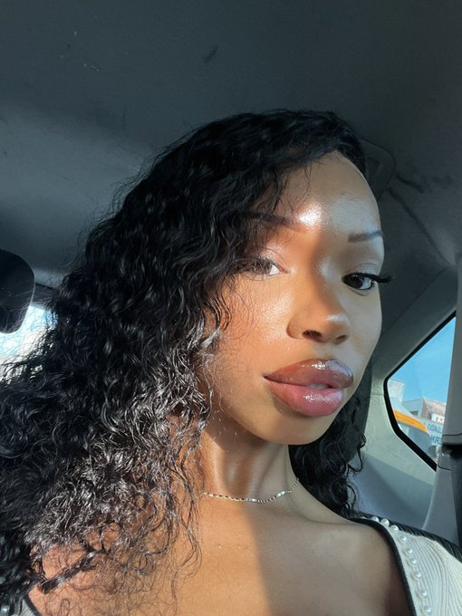 Watch Asia Eros's leaked NSFW photo on TwXstars