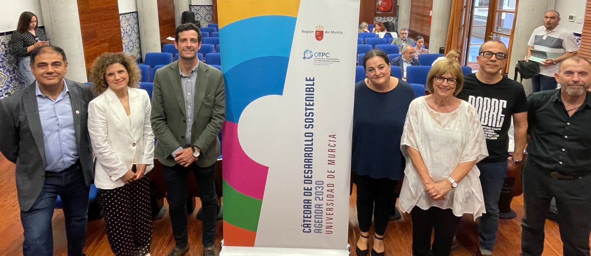 Catedra2030UMU's tweet photo. 📝En plena mesa redonda de la Jornada 'Pobreza y Exclusión Social en la Región de Murcia' 

ODS #1, soluciones, estrategias y más! 📢 https://t.co/88dI50IYmg