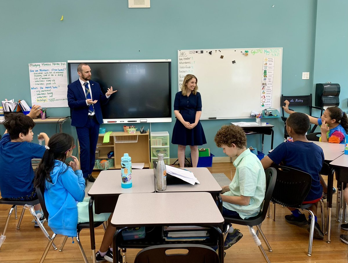 Our class at Ross Elementary School is getting ready to represent Scotland and Wales at the Embassy Adoption Program’s mini United Nations later this week! 🌎
 
They spent yesterday prepping with Chris Thomson🏴󠁧󠁢󠁳󠁣󠁴󠁿 and Zowie Hay 🏴󠁧󠁢󠁷󠁬󠁳󠁿 focusing on sustainability and climate change.