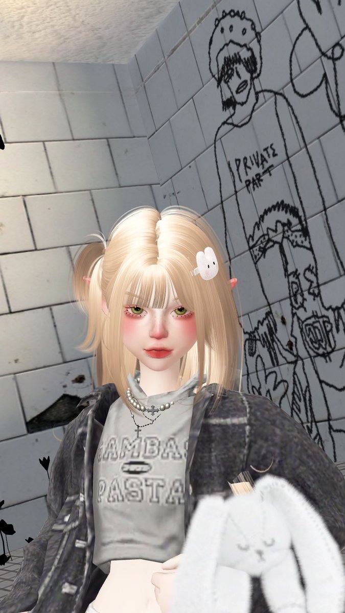 Colonylyn's tweet image. O-O