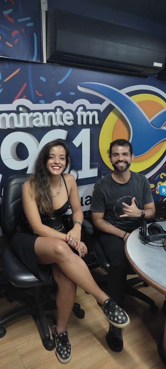 overallsurf's tweet photo. No último sábado, recebemos para o quadro " Entrevista Na Mira" a vocalista Carla Rodrigues e o baterista Ramon da banda Rexine, num bate-papo bem descontraído sobre literatura, filmes e claro rock n roll.
Fecharam o quadro com a música autoral da Carla " Era da Ilusão".
#Tbt https://t.co/Fusu7KZQAt