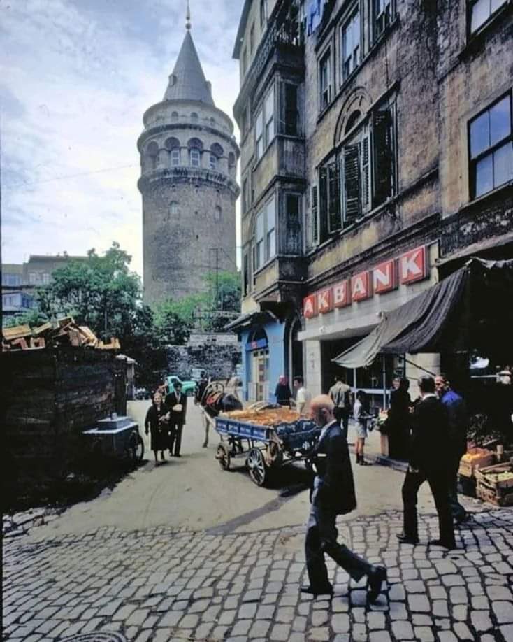 1987; Galata Kulesi, İstanbul.