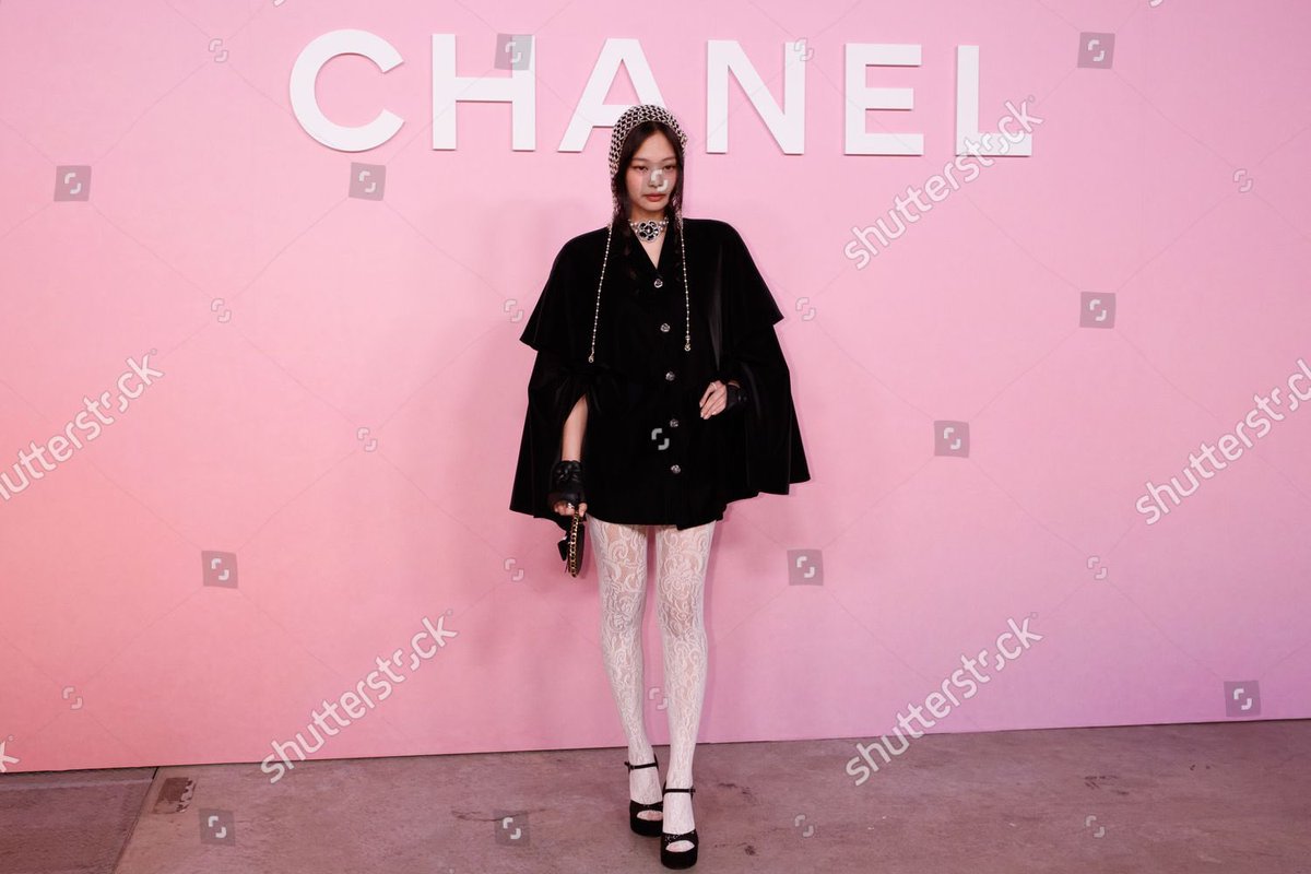 📸 230602 JENNIE attend the Chanel Métiers D Art Show in Tokyo, Japan JENNIE X CHANEL IN TOKYO 블랙핑크 제니 #BLACKPINK #JENNIE #JENNIEatMétiersDArtShow