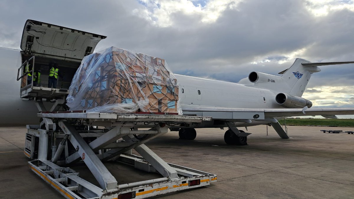 save_children's tweet photo. Our plane full of medicines &amp; trauma kits has just arrived in #Sudan👏

"Children have the right to medical care &amp; access to health services", Dr Arif Noor, Country Director @SC_inSudan

We are supporting existing health &amp; nutrition services &amp; setting up new emergency services👇 https://t.co/76IHnSdsLw
