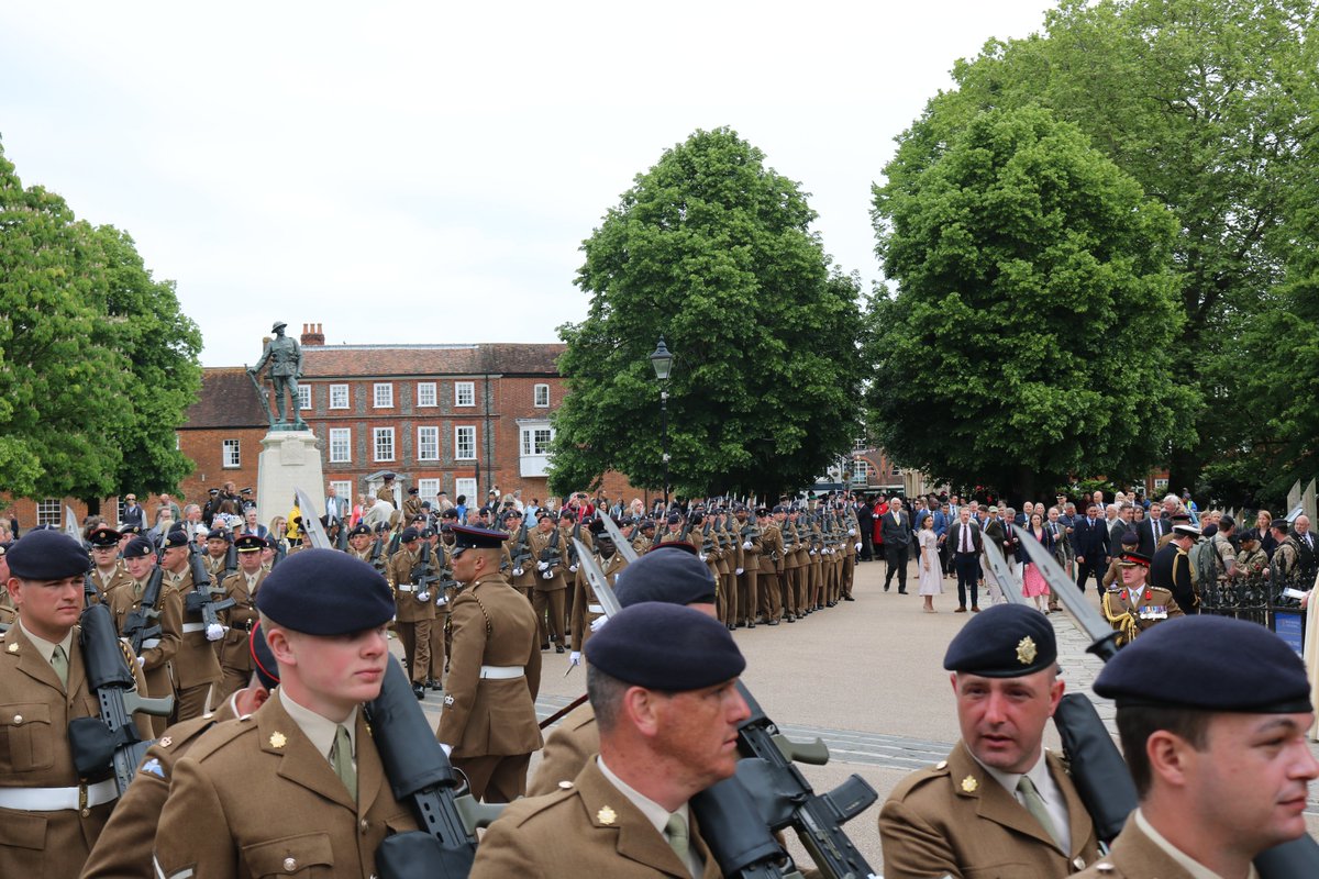 Winchester Cathedral tweet media