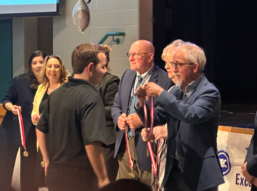 At the 2023 Yes I Can! Awards Ceremony, Ethan from <a href="/JMD_English/">Denison Life</a> received an award from <a href="/YRDSBDirector/">Scott Yake</a>  for his outstanding work during his semester one co-op placement.  Congratulations Ethan!