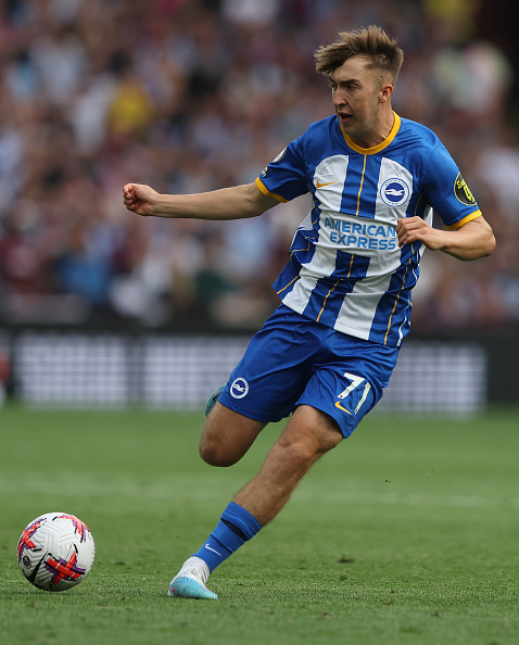 Turns out Jack Hinshelwood made a little history at Villa. Apparently, he's the first fourth generation footballer to play professionally in England. - Great Grandad Wally: Chelsea (1951) & Fulham - Grandad Paul: Palace, Oxford & Millwall - Dad Adam: Brighton - Jack: #bhafc