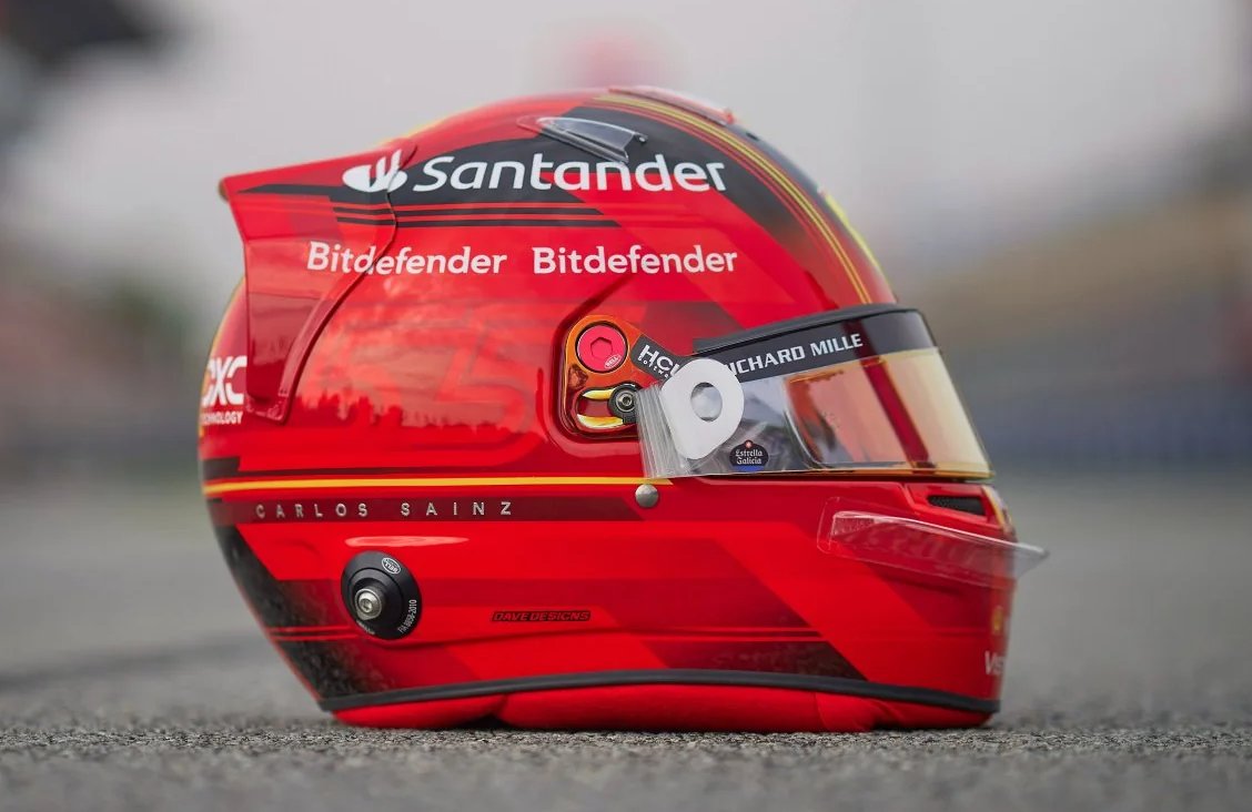 Helmet design of Carlos Sainz jr. for the #SpanishGP
🎨 Dave Designs

#cs55 #sainz #ferrari #ferrarif1 #f1 #formula1 #motorsport #helmet