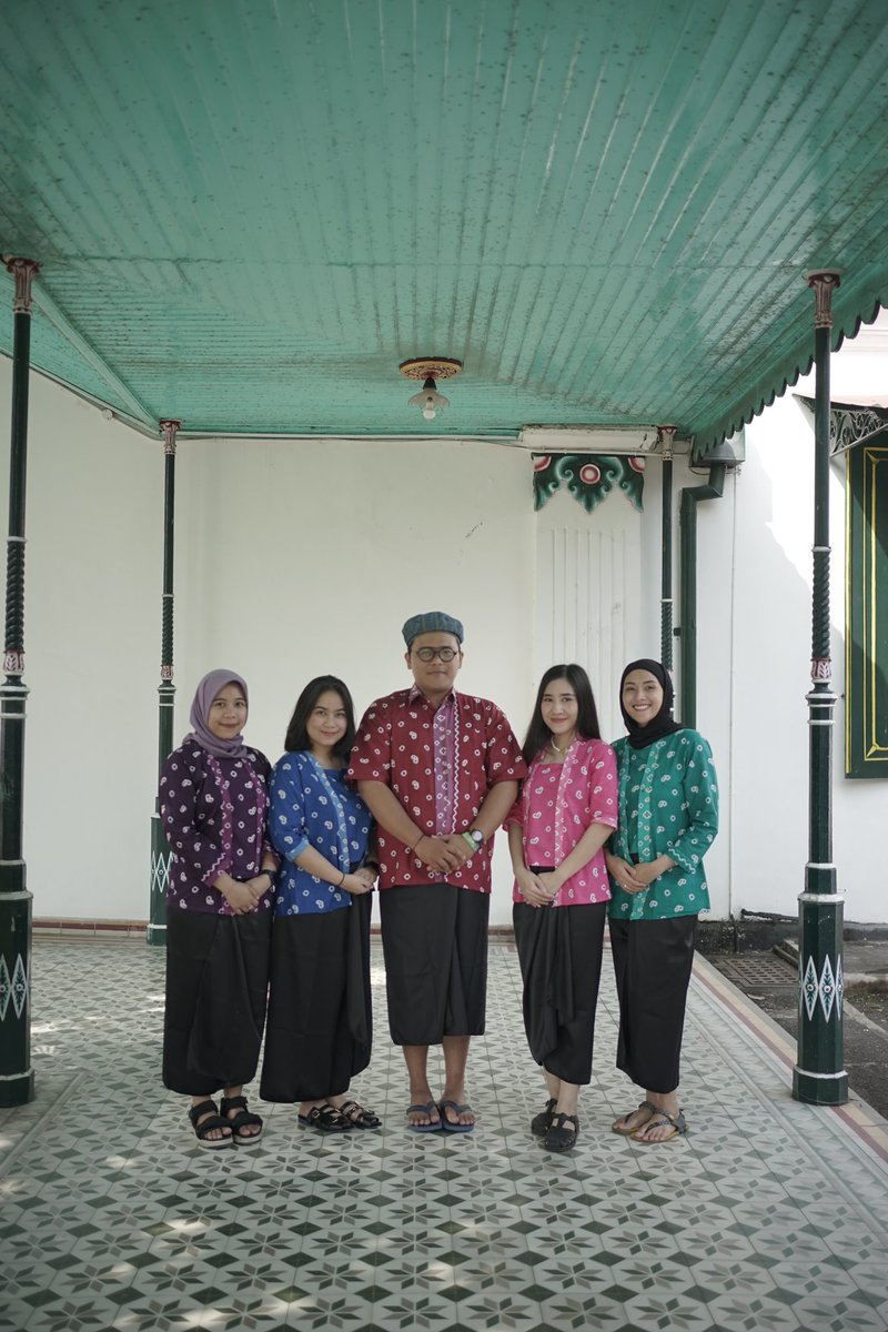 strasysty's tweet photo. Kebaya: https://t.co/DAQ06a4f2w

Kemeja: https://t.co/5kZuH6mlPz

Rok Lilit: https://t.co/HdEyLT92dO https://t.co/9kmR7Jo38w
