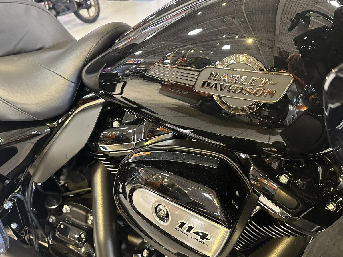 Warren_HD's tweet photo. 2023 Road Glide Limited 🔥 #HarleyDavidson #RoadGlide #WarrenHD https://t.co/NM2xbO2CGh