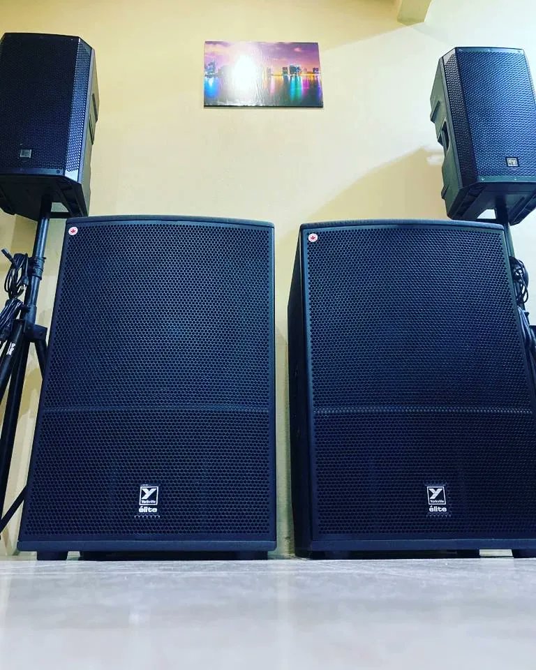 Two are better than one! @discway_ss 's Elite ES18Ps! Our best-selling subwoofer😎👌🔥 

#yorkvillesound #proaudio #livemusic #djlife  #livesound #soundengineer #prosound #audio #linearray #audioengineer #soundsystem #loudspeaker #linearraysystem #music #sound #stagesound