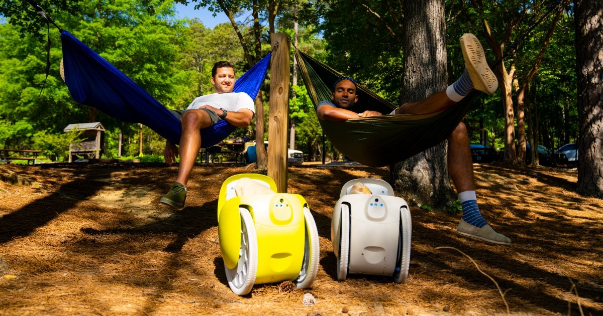 PiaggioFastFwd's tweet photo. In our fast-paced lives, it's important to carve out time to reconnect with nature and the outdoors. So, step outside, breathe in the fresh air, and take gitamini along for the journey. https://t.co/KTQPzV7cG7 https://t.co/MUiXHRx3Ws