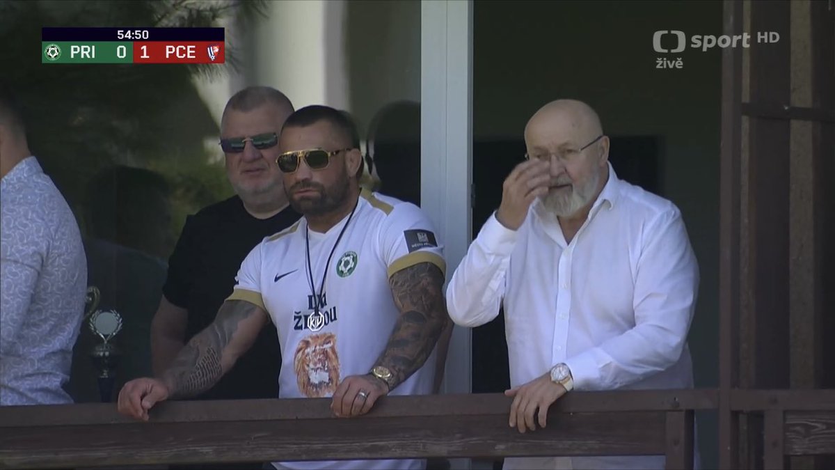 honzimir97's tweet photo. Foto dne. #drsnihosi #pribram #starka #karlos #vemola #baraz #fortunaliga https://t.co/zZ31pOueb6