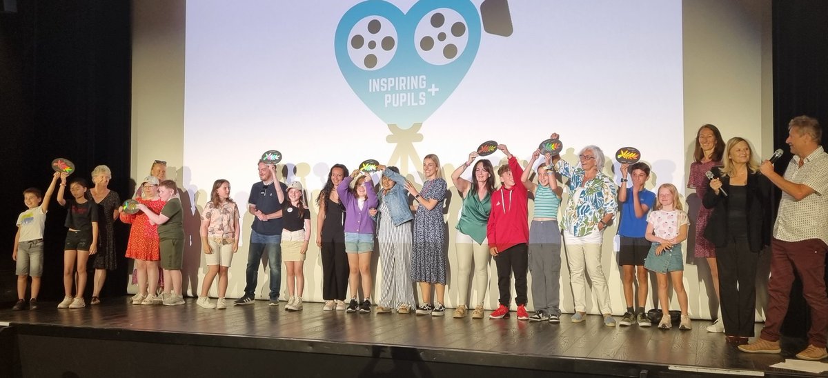 Remise des Palmes d'or ainsi que de cadeaux offerts par <a href="/villecannes/">Cannes</a> aux participants de #CannesFestival <a href="/inspiringpupils/">Inspiring Pupils: Digital creativity through film</a> dans le cadre de #ErasmusPlus
Bravo à  tous 👏 🏆📽🎬
<a href="/AcademieNice/">Académie de Nice</a> <a href="/DRAREIC_PACA/">DRAREIC PACA</a> <a href="/sandrinevialon/">Sandrine Vialon</a> <a href="/LfeeEurope/">LFEE Europe</a> <a href="/graal2012/">Virginie Gorgone</a> <a href="/VirginieK_/">Virginie K.</a> <a href="/TdePariente/">Thomas de Pariente</a>