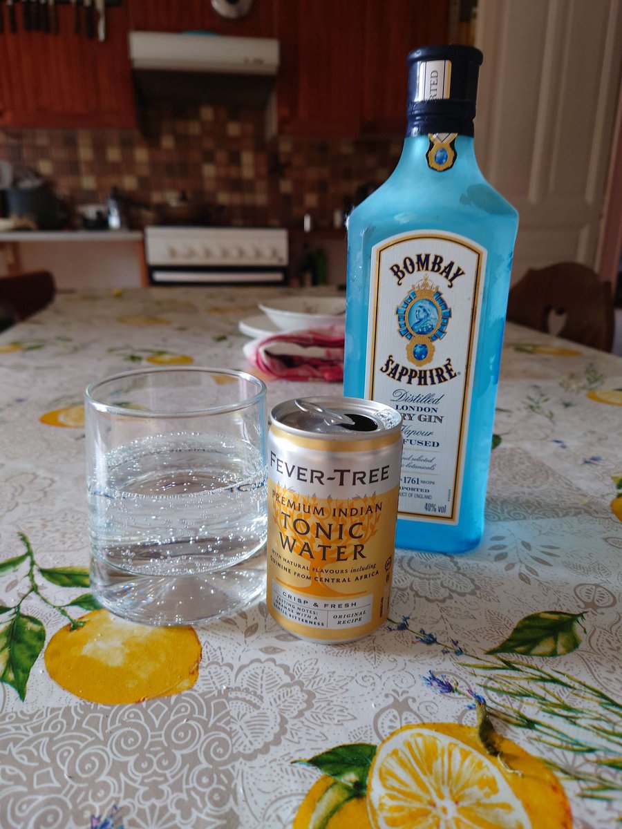 densewords's tweet image. I am affiliated to neither of these brands... lol.

But damn. G&amp;amp;T is the best drink. I rediscover this fact every June.
#BombaySapphire #FeverTree
