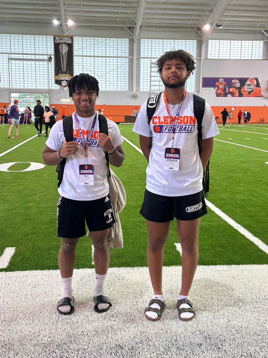 RecruitTheRiver's tweet photo. @EliLittlejohn82 @joshmoody_1 @ClemsonFB camp today!
Representing Nitro! Show out today guys! @CoachBeckner @ThomasLovejoy20 @PastorCJLovejoy
#shockthestate #nitrowildcats https://t.co/OXA1mfd0G1