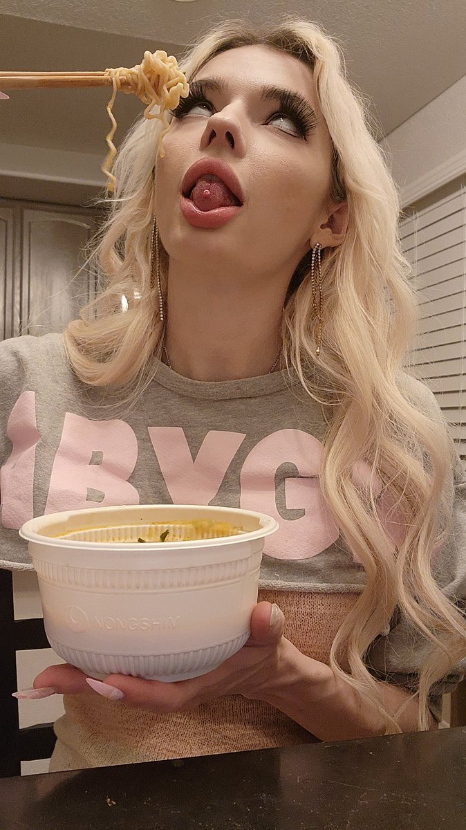 edynxo_'s tweet photo. Would you eat ramen with me? https://t.co/wE5joGwfwz