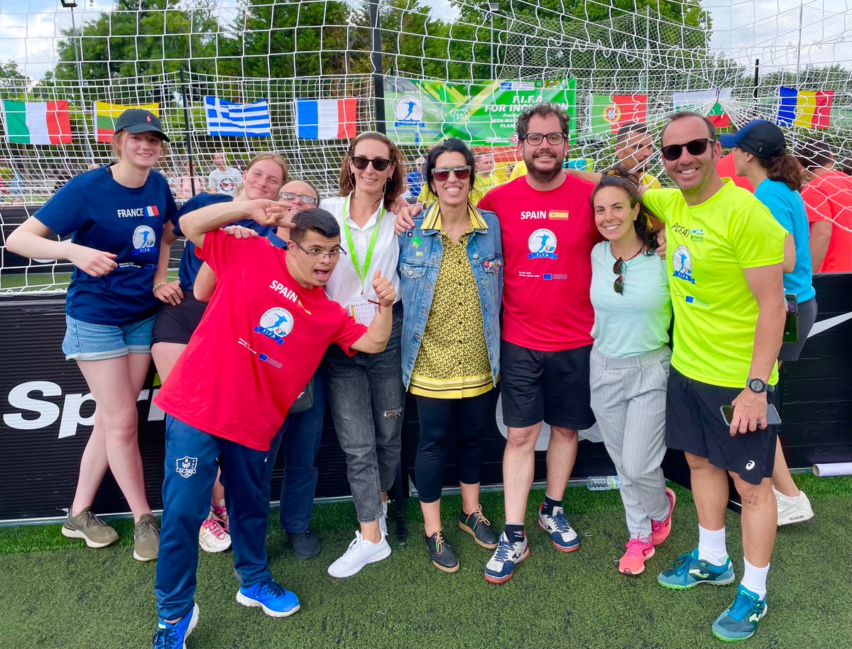 ISA BLANCO tweet media