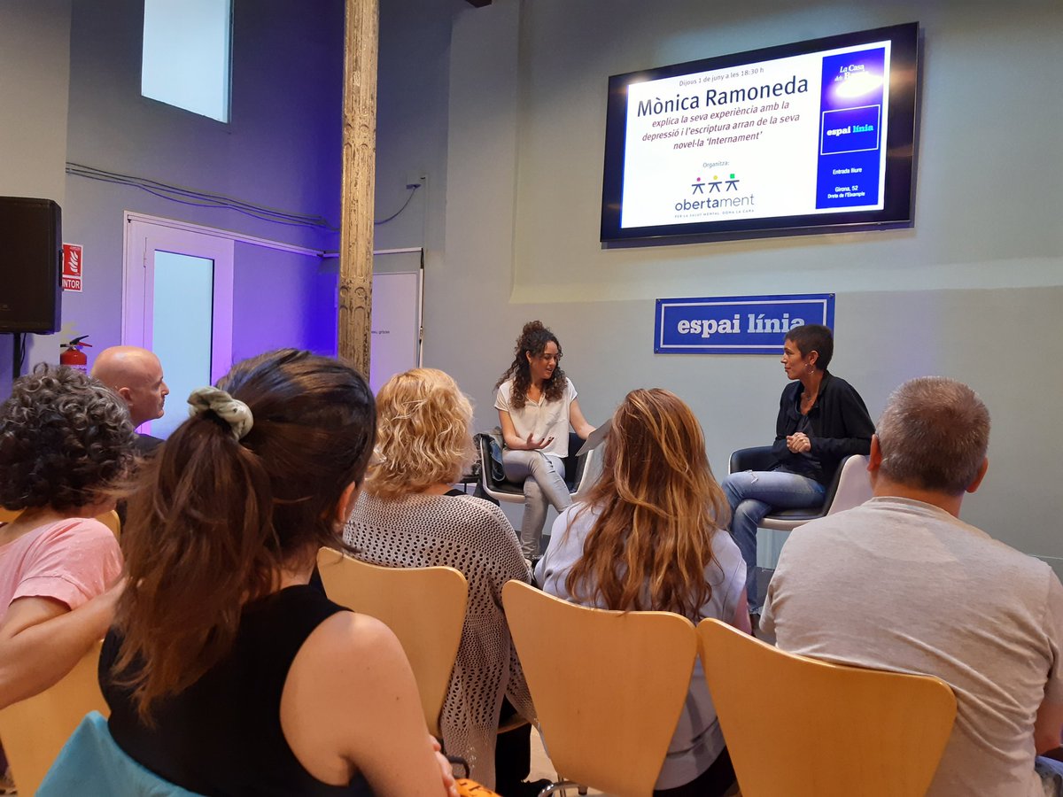 obertament_sm's tweet photo. "Hem buidat de significat les paraules amb les quals parlem de salut mental... I, per tant, quan ens arriba un problema, no sabem comunicar-ho, no sabem compartir-ho amb l'entorn." 
💬 @mramoneda parlant sobre #Internament a l'@espailinia https://t.co/Z0V1pv3cWq