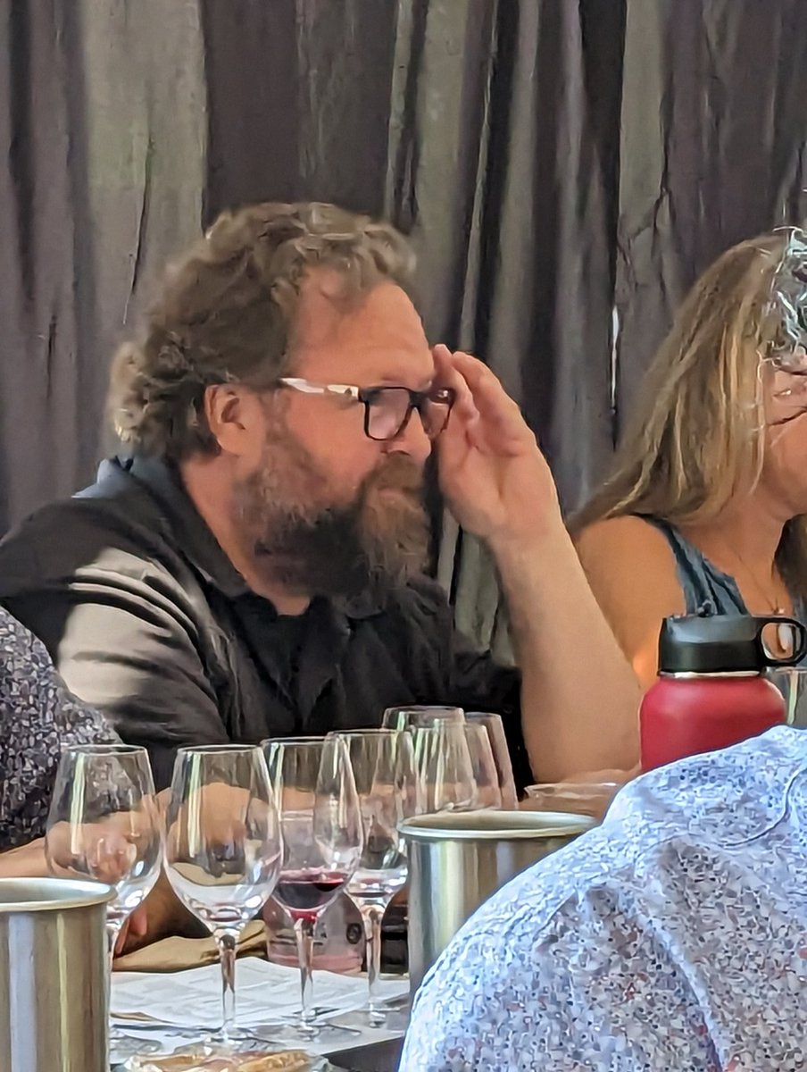 PaultSpeck's tweet photo. Lawrence taking us through a flight of 4 SFR Pinot Noirs from 4 different vintages, 2 different winemakers and the same Short Hills Vineyard we planted in 1998.
@HenryofPelham @CCOVIBrockU @FWMCan @speckbroswine @WineCountryOnt
#expertstasting https://t.co/Ac0LFESH2z