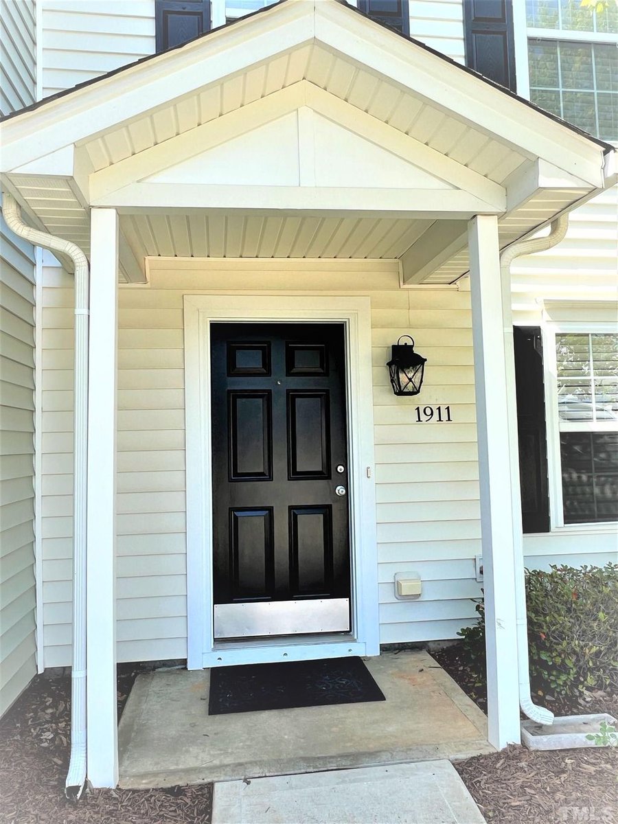 TammiKnapp's tweet photo. $289,000 - 1911 Rathie Drive, Durham, NC 27703 https://t.co/CUvq8soX6e https://t.co/NBfCstouoD