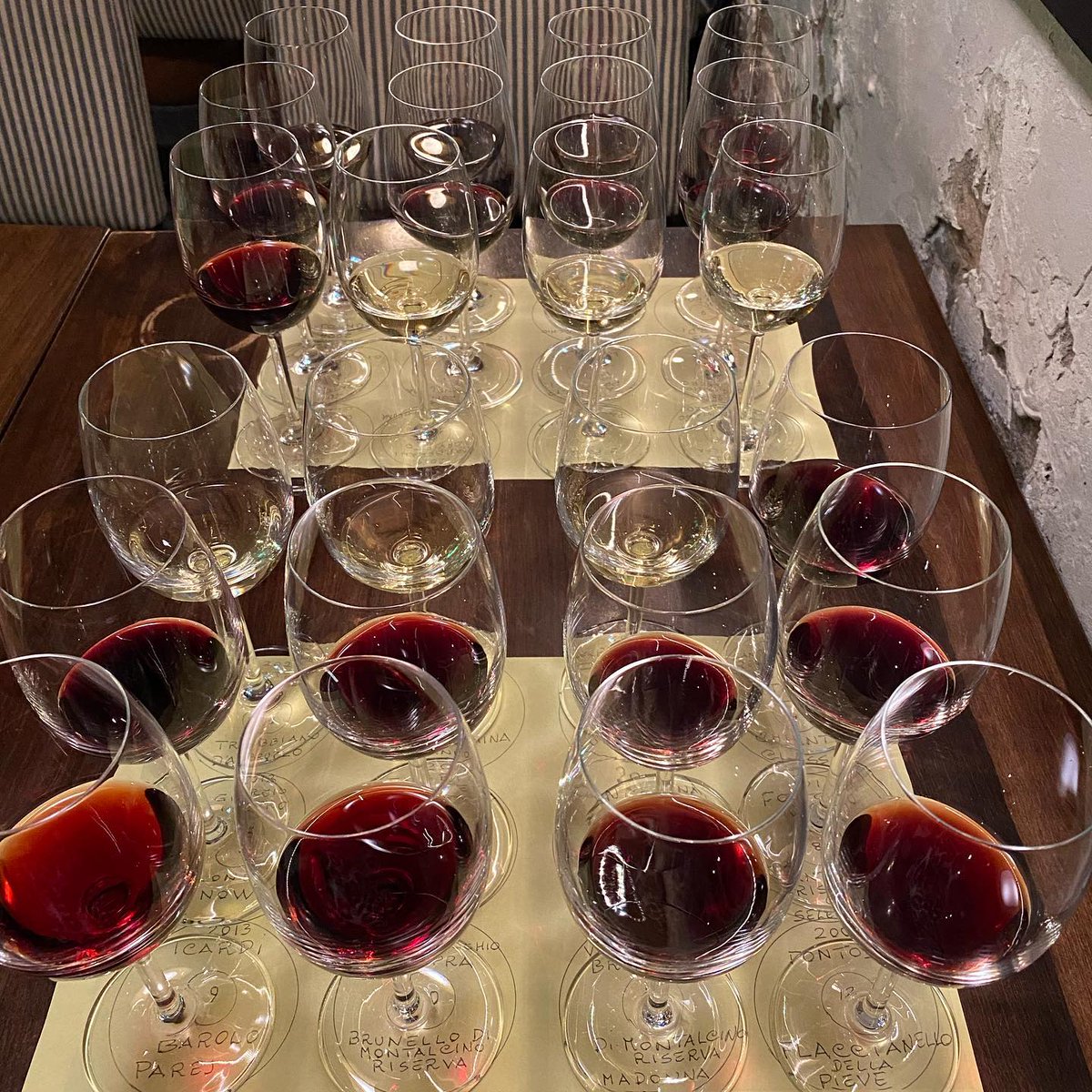 Come enjoy a 10-Wine Tasting + 3-Course Paired Wine Dinner with Vinifera at #SanLorenzoDC on Sun June 11th at 5pm!
Cost per person: $195, plus tax and gratuity.
To make reservations, email: info@SanLorenzoDC.com
💛🍷🎉
 #dc #shawdc #dineinshaw #italian #wine #vino #winetasting