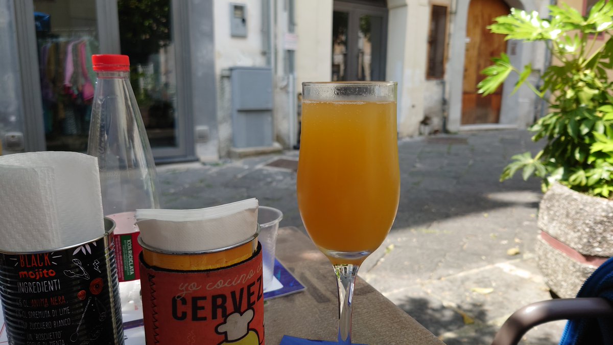 Cuba Libre Cocktail Bar, Salerno, Italy 🇮🇹 
Pretty basic but fair prices and tasty snacks! 🍴
👌😊🍸🫒

#whatsforlunch #whatsfordinner #foodie #tasty #italy #foodphotography #foodies #tft #cuisine #beeroclock #barcubalibre #bar #salerno #food #cubalibre #foodblogger #wineoclock