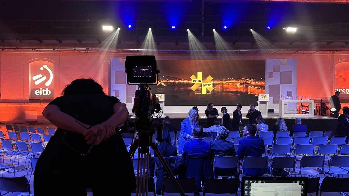 CIRCOMRegional's tweet photo. 📺 #PrixCircom gala live on YouTube from @tabakalera in #Donostia. ✨

👉🏻 https://t.co/1hFxSum8nR 

@eitb @7neomak @kukaidantza
#CIRCOMregional https://t.co/JiOMXXMxhs